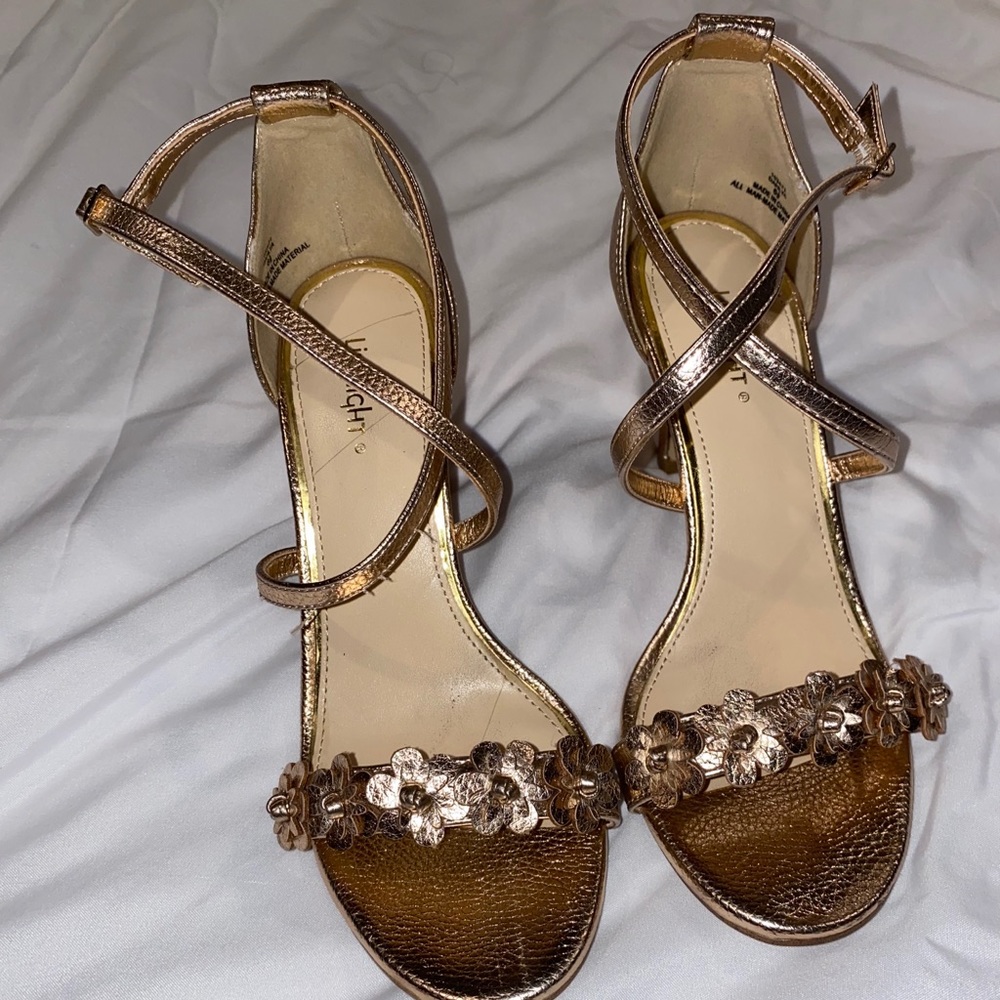 Heels - Picture 2 of 3